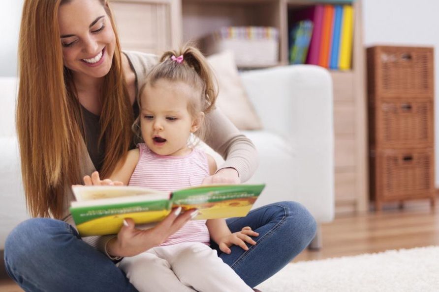 WHEN TO START READING TO YOUR CHILDREN